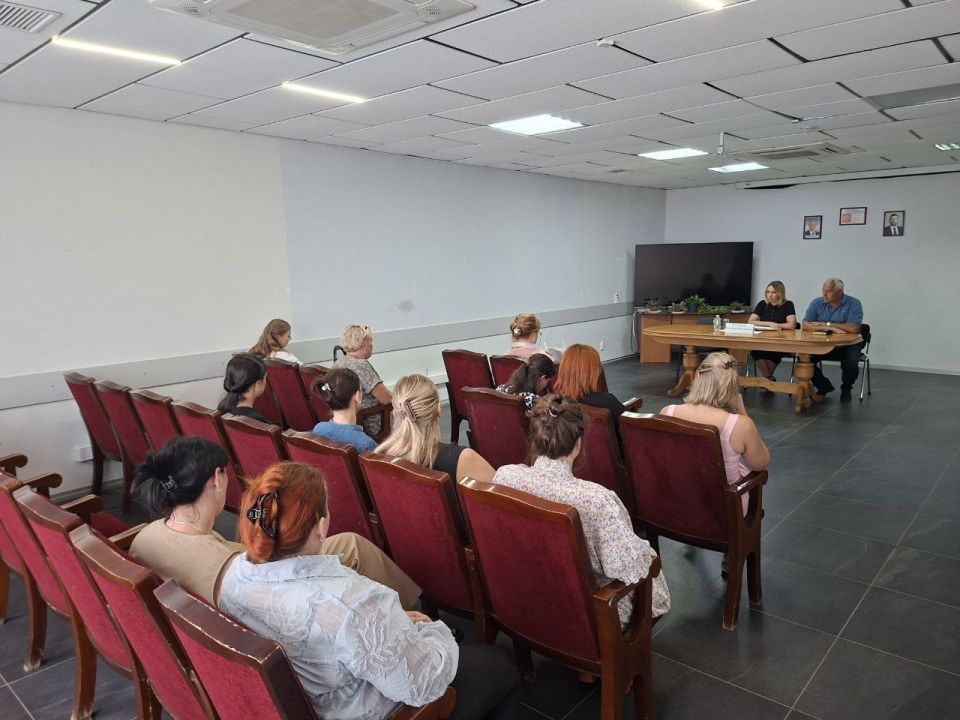 Сегодня в Управе Ильичевского внутригородского района города Мариуполь состоялась встреча заместителя главы Администрации городского округа Мариуполь Калачевой Виктории Викторовны с жителями