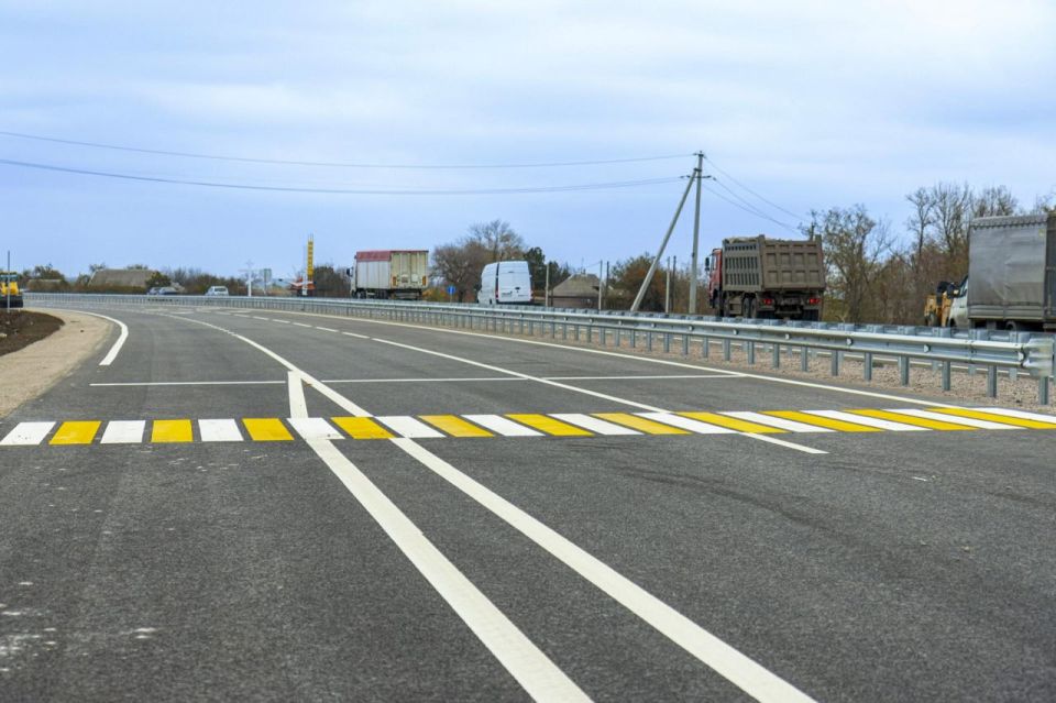 В 2025 году выполняется комплекс дорожных работ на федеральной трассе Р-280 «Новороссия» в ДНР и Запорожской области В 2025 году выполняется комплекс дорожных работ на федеральной трассе Р-280 «Новороссия» в ДНР и Запорожской области