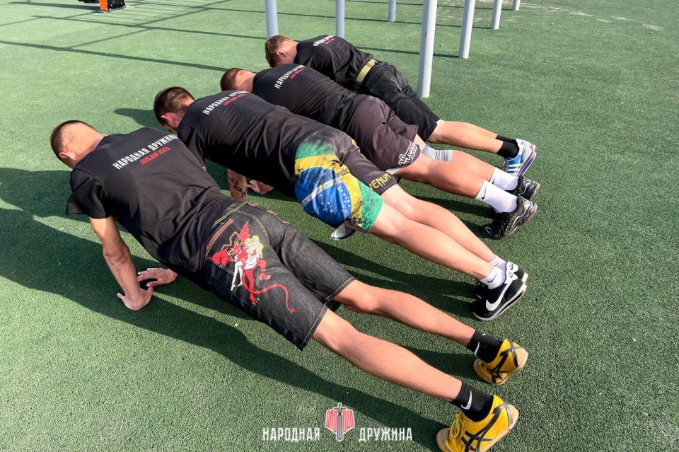 «Старший брат» научит быть сильным