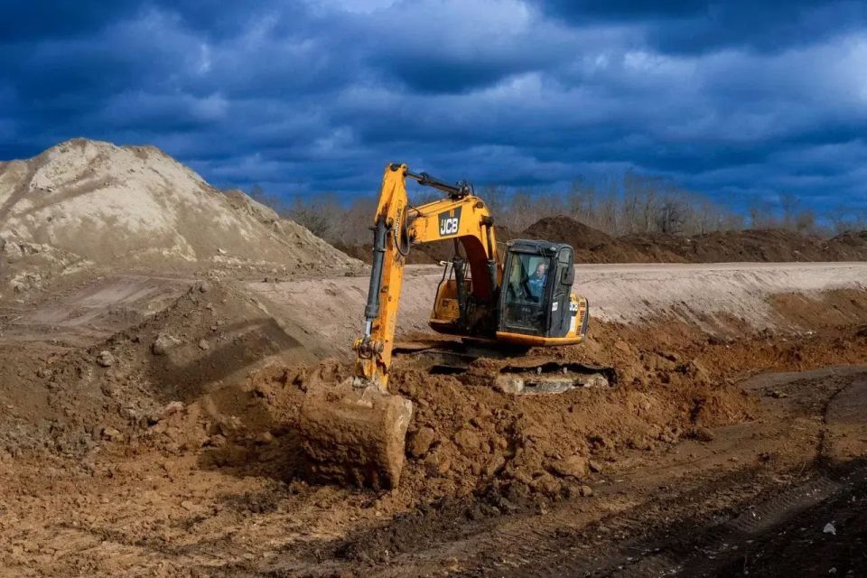 В 2025 году выполняется комплекс дорожных работ на федеральной трассе Р-280 «Новороссия» в ДНР и Запорожской области