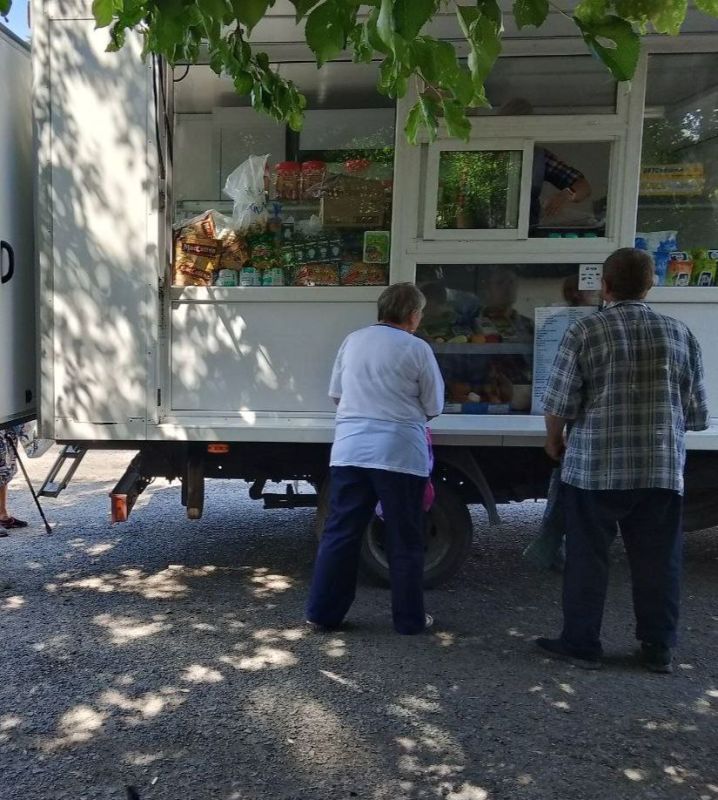 С 26 по 29 июля 2025 года осуществлена выездная торговля с использованием автомагазинов в населенных пунктах городских округов Докучаевск, Горловка, Мариуполь, Харцызск на территории г. Авдеевка, также Волновахского...