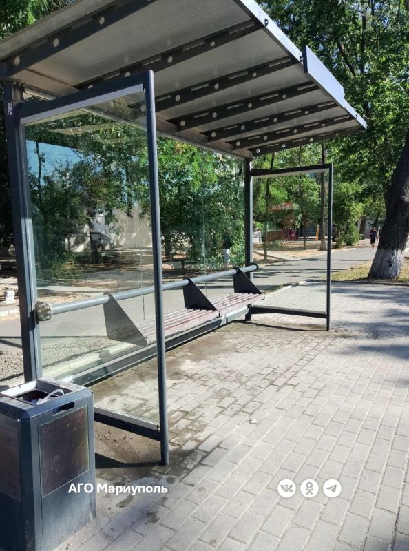 «Мариупольавтодор» облагораживает остановки во всех районах города