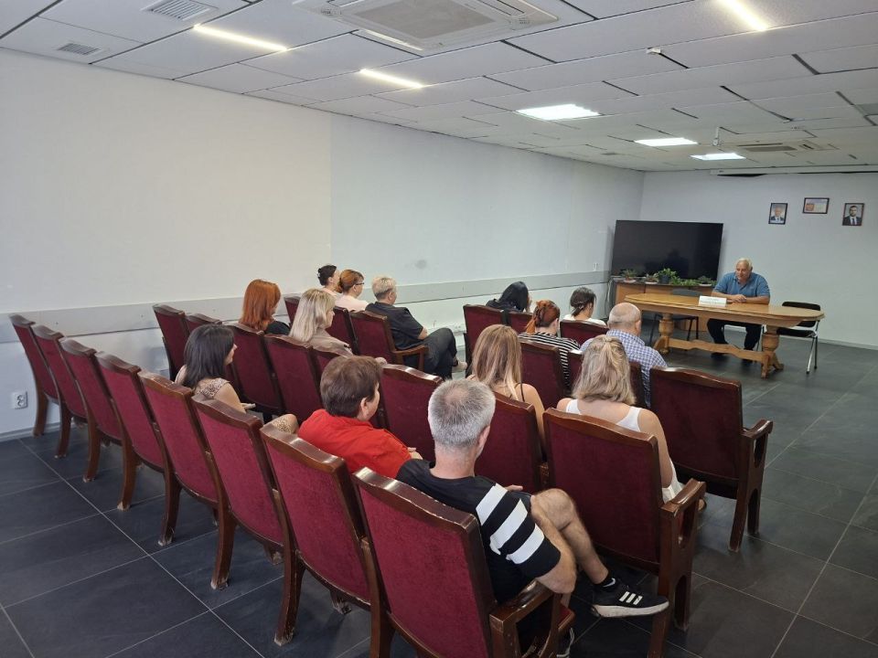 В Управе Ильичевского внутригородского района города Мариуполь состоялась встреча руководителя Управы Скударь Владимира Георгиевича с жителями Ильичевского района