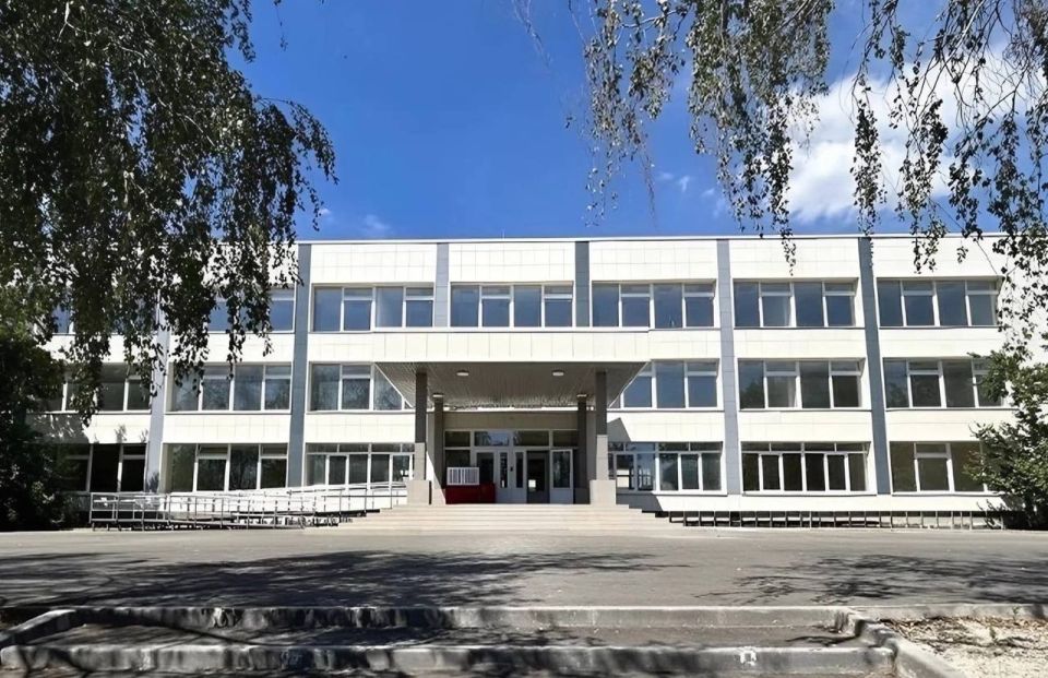 В Мариуполе завершается восстановление гимназии-школы №1