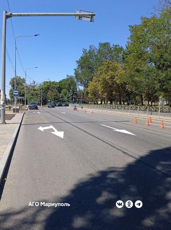 «Мариупольавтодор» продолжает обновлять дорожную разметку