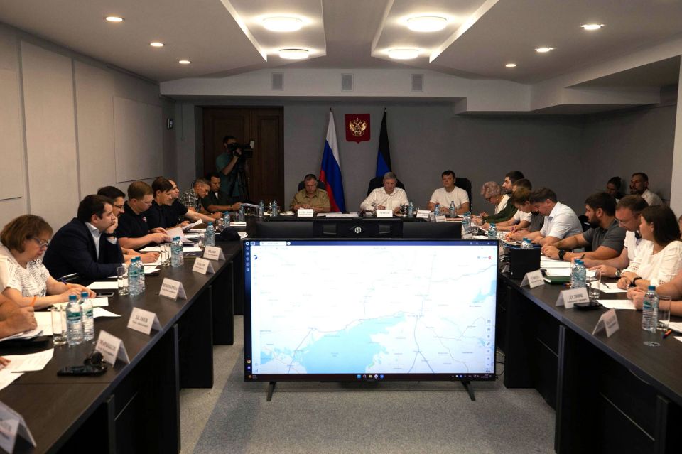 Вице-премьер Марат Хуснуллин посетил Донецкую Народную Республику Вице-премьер Марат Хуснуллин посетил Донецкую Народную Республику