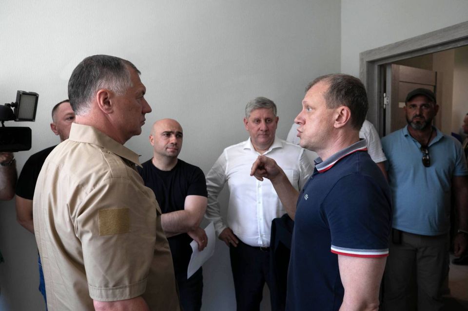 Марат Хуснуллин: В продолжение поездки заехал на стадион «Портовик» и осмотрел новый жилой комплекс в Жовтневом районе города Марат Хуснуллин: В продолжение поездки заехал на стадион «Портовик» и осмотрел новый жилой комплекс в Жовтневом районе города