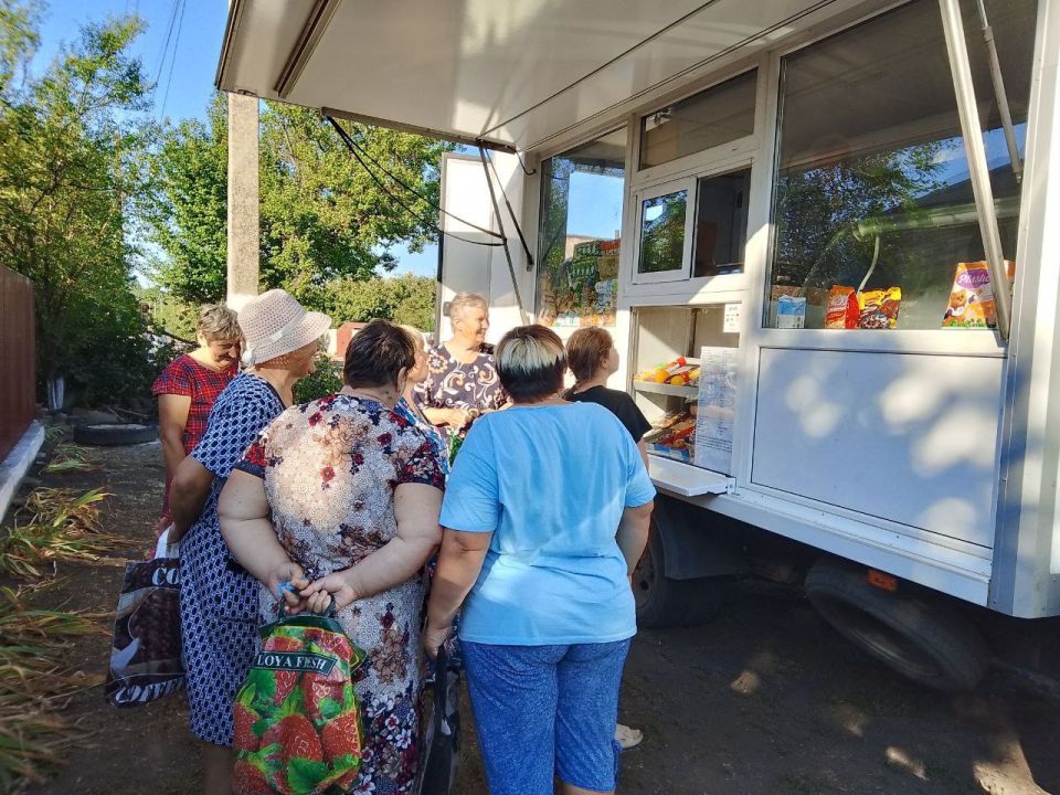 С 30 июля по 1 августа 2025 года осуществлена выездная торговля с использованием автомагазинов в населенных пунктах городских округов Докучаевск, Горловка, Мариуполь, Харцызск на территории г С 30 июля по 1 августа 2025 года осуществлена выездная торговля с использованием автомагазинов в населенных пунктах городских округов Докучаевск, Горловка, Мариуполь, Харцызск на территории г