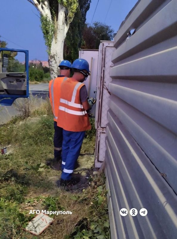 Специалисты «Мариупольтранс» завершили ремонт пяти фидерных шкафов Специалисты «Мариупольтранс» завершили ремонт пяти фидерных шкафов