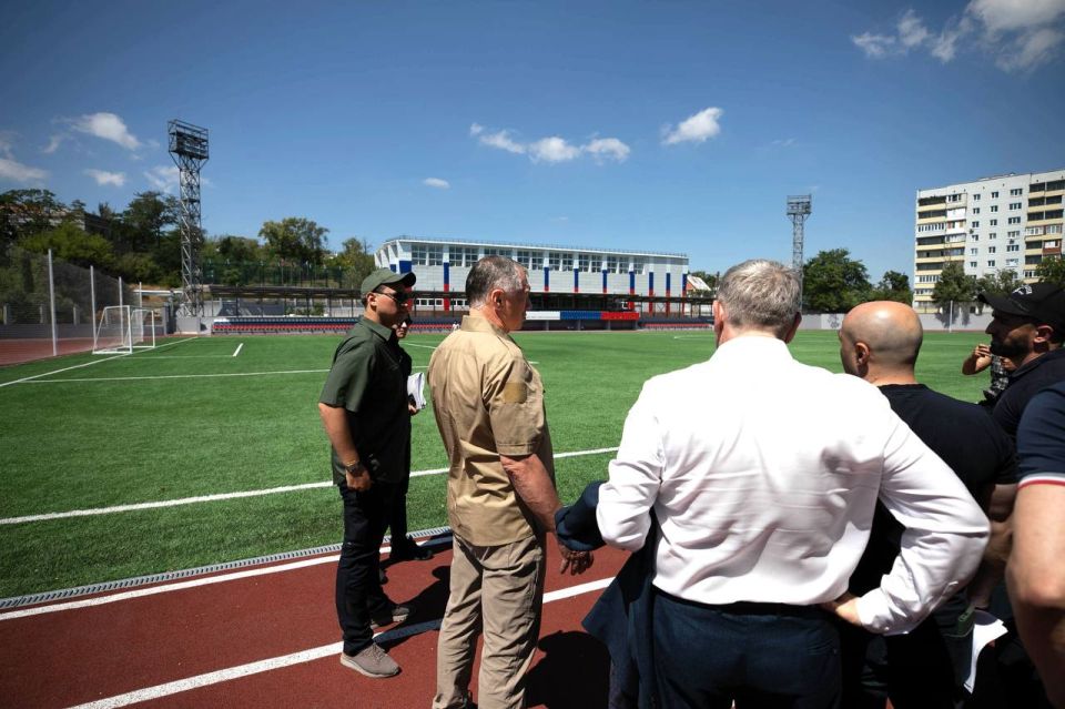 Марат Хуснуллин: В продолжение поездки заехал на стадион «Портовик» и осмотрел новый жилой комплекс в Жовтневом районе города Марат Хуснуллин: В продолжение поездки заехал на стадион «Портовик» и осмотрел новый жилой комплекс в Жовтневом районе города