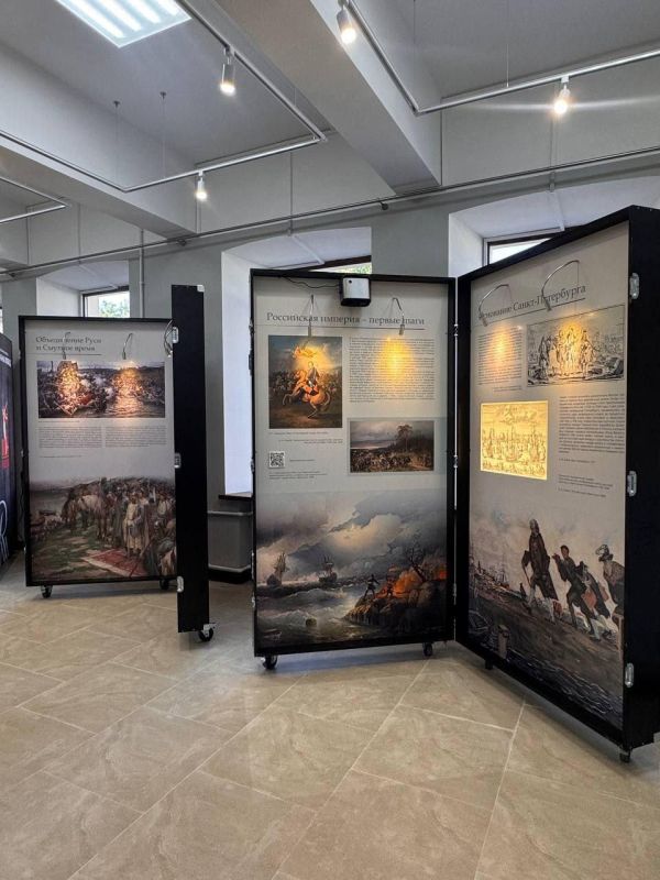 Русский музей представил в Мариуполе мультимедийную планшетную выставку «Страна побед» Русский музей представил в Мариуполе мультимедийную планшетную выставку «Страна побед»