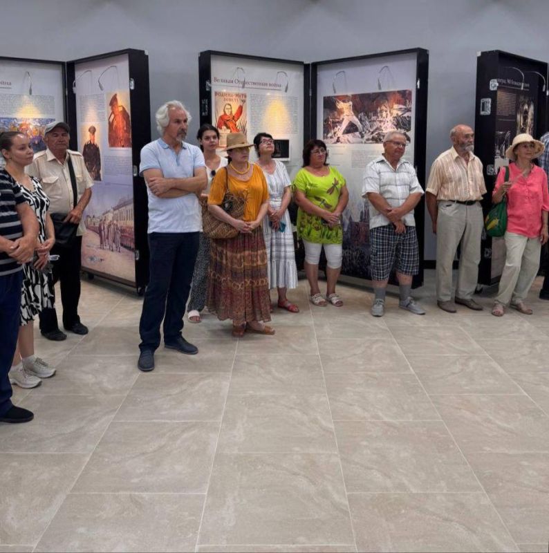 Русский музей представил в Мариуполе мультимедийную планшетную выставку «Страна побед» Русский музей представил в Мариуполе мультимедийную планшетную выставку «Страна побед»