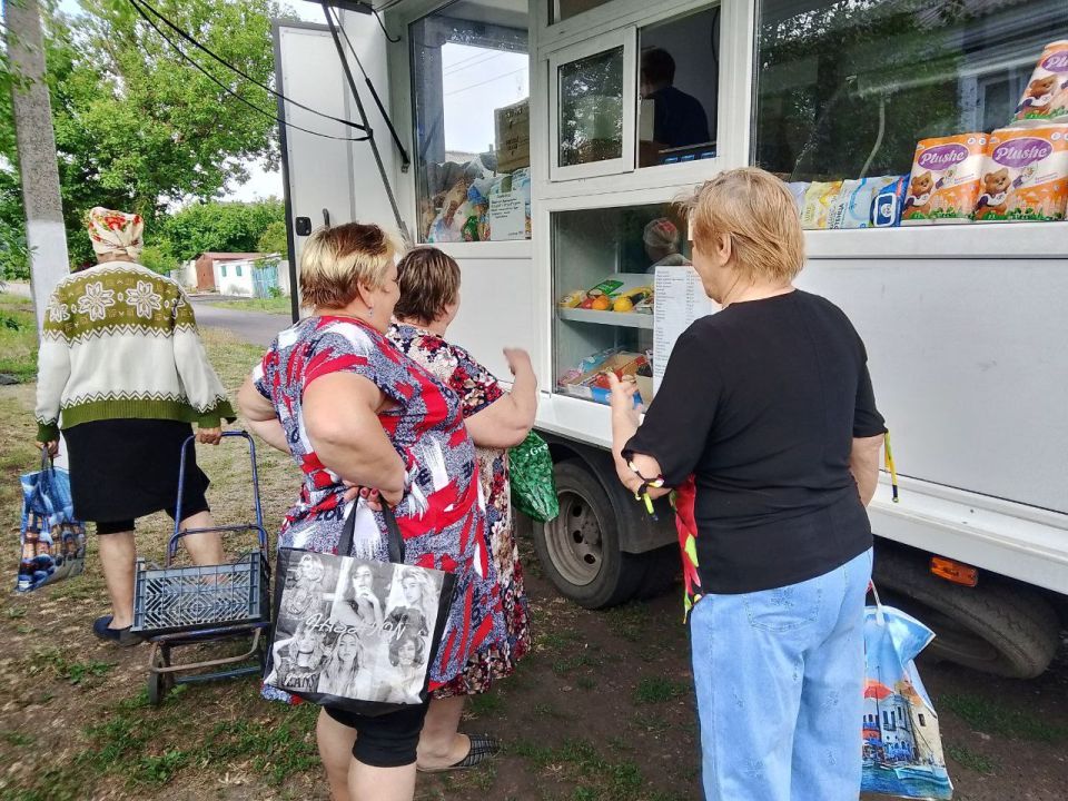 С 2 по 5 августа 2025 года осуществлена выездная торговля с использованием автомагазинов в населенных пунктах городских округов Докучаевск, Горловка, Мариуполь, Харцызск на территории г. Авдеевка, а также Волновахского... С 2 по 5 августа 2025 года осуществлена выездная торговля с использованием автомагазинов в населенных пунктах городских округов Докучаевск, Горловка, Мариуполь, Харцызск на территории г. Авдеевка, а также Волновахского...