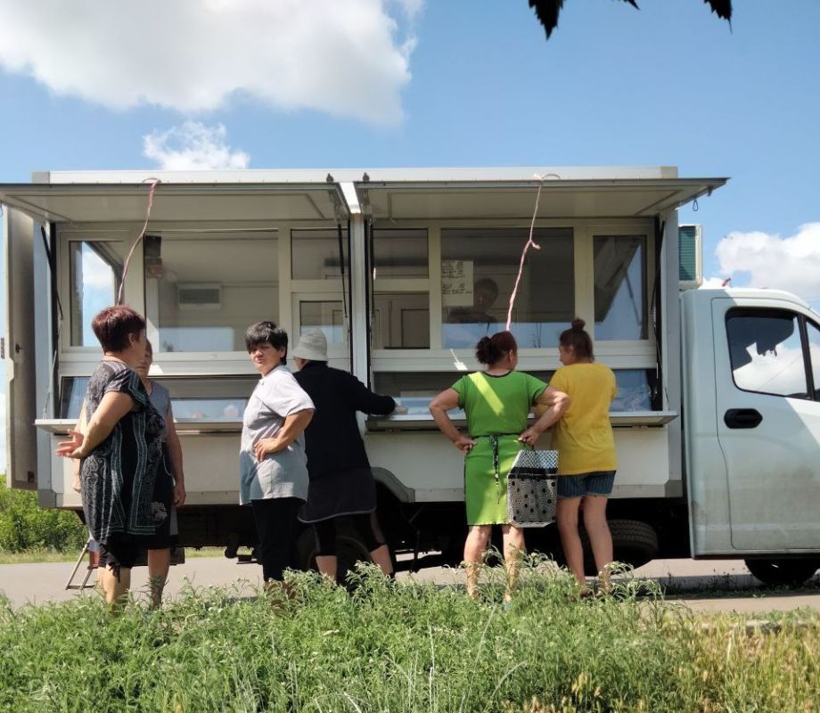 С 2 по 5 августа 2025 года осуществлена выездная торговля с использованием автомагазинов в населенных пунктах городских округов Докучаевск, Горловка, Мариуполь, Харцызск на территории г. Авдеевка, а также Волновахского... С 2 по 5 августа 2025 года осуществлена выездная торговля с использованием автомагазинов в населенных пунктах городских округов Докучаевск, Горловка, Мариуполь, Харцызск на территории г. Авдеевка, а также Волновахского...