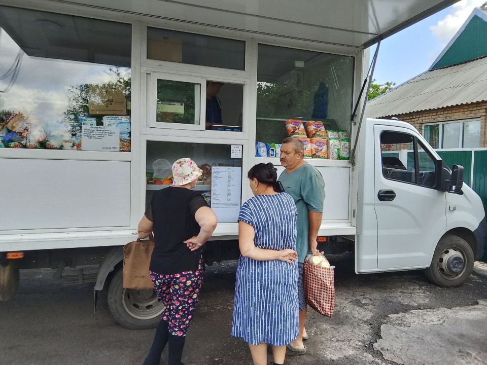 С 2 по 5 августа 2025 года осуществлена выездная торговля с использованием автомагазинов в населенных пунктах городских округов Докучаевск, Горловка, Мариуполь, Харцызск на территории г. Авдеевка, а также Волновахского... С 2 по 5 августа 2025 года осуществлена выездная торговля с использованием автомагазинов в населенных пунктах городских округов Докучаевск, Горловка, Мариуполь, Харцызск на территории г. Авдеевка, а также Волновахского...