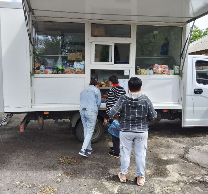 С 2 по 5 августа 2025 года осуществлена выездная торговля с использованием автомагазинов в населенных пунктах городских округов Докучаевск, Горловка, Мариуполь, Харцызск на территории г. Авдеевка, а также Волновахского...