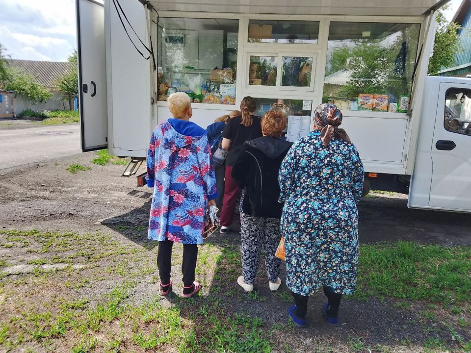 С 2 по 5 августа 2025 года осуществлена выездная торговля с использованием автомагазинов в населенных пунктах городских округов Докучаевск, Горловка, Мариуполь, Харцызск на территории г. Авдеевка, а также Волновахского... С 2 по 5 августа 2025 года осуществлена выездная торговля с использованием автомагазинов в населенных пунктах городских округов Докучаевск, Горловка, Мариуполь, Харцызск на территории г. Авдеевка, а также Волновахского...