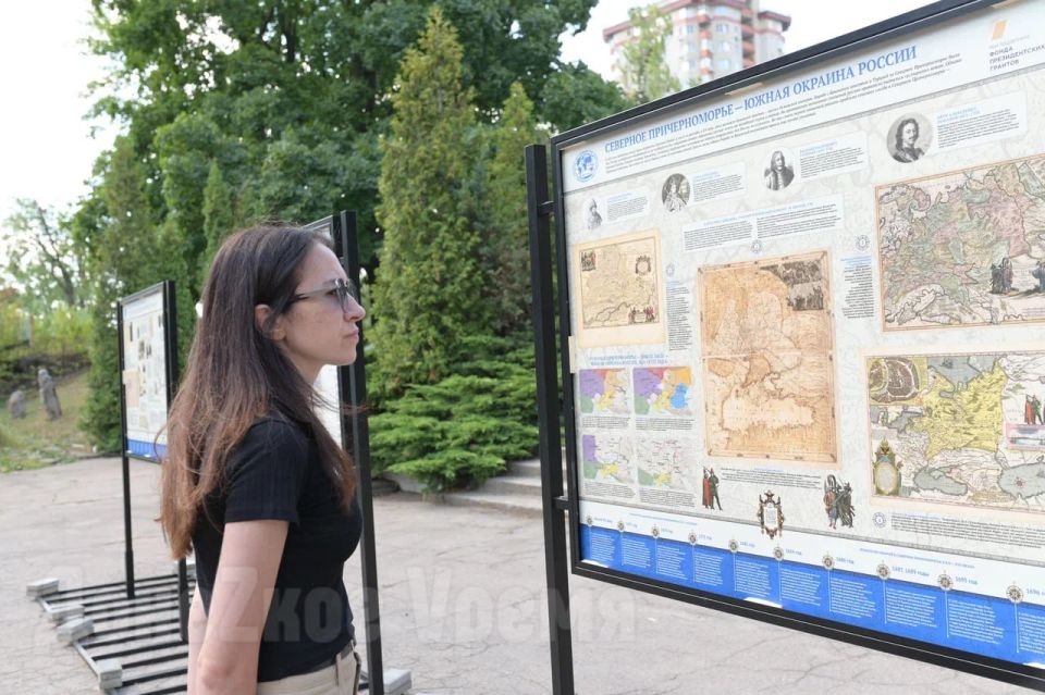 Впервые в новом формате: в Донецке открылась выставка «100 достоверных фактов о Новороссии»