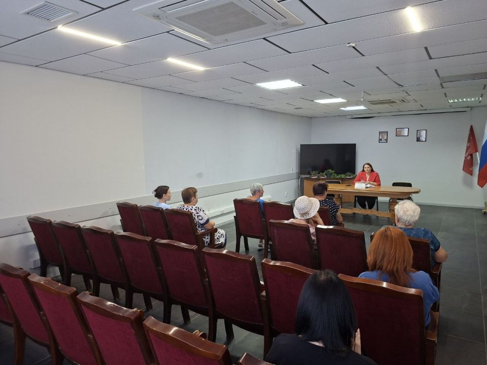 Сегодня состоялась встреча первого заместителя руководителя Управы Ильичевского внутригородского района города Мариуполь Соломиной Татьяны Александровны с жителями Ильичевского района