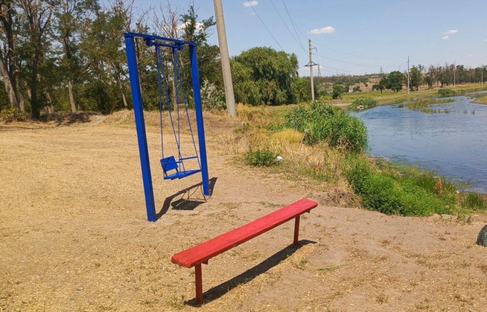 В рамках партийного проекта «Чистая страна» в первичном отделении №695 Всероссийской политической партии «Единая Россия» состоялся очередной субботник В рамках партийного проекта «Чистая страна» в первичном отделении №695 Всероссийской политической партии «Единая Россия» состоялся очередной субботник