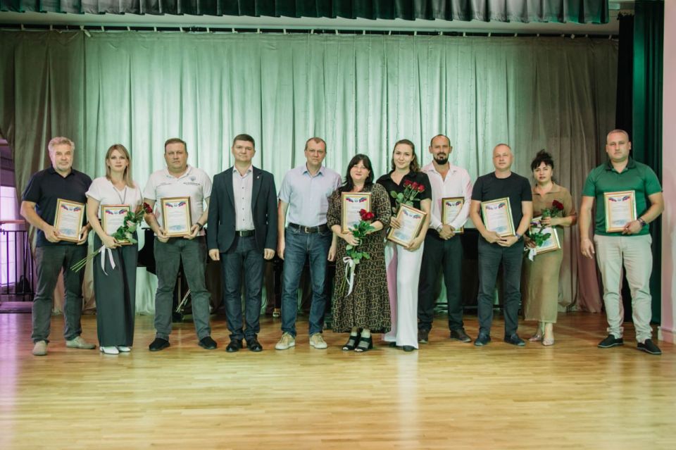 Антон Кольцов: По случаю профессионального праздника отметили строителей Мариуполя заслуженными благодарностями