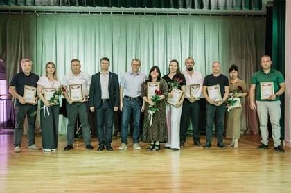 В Мариуполе наградили строителей в честь профессионального праздника