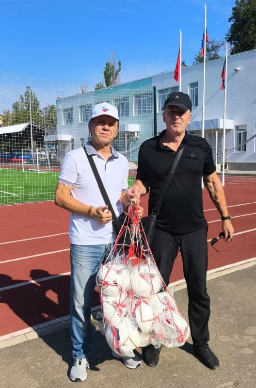 По поручению Главы ДНР Дениса Пушилина Михаил Косевич, директор Государственного бюджетного учреждения Центр физического здоровья населения «Спорт для всех», посетил Мариуполь По поручению Главы ДНР Дениса Пушилина Михаил Косевич, директор Государственного бюджетного учреждения Центр физического здоровья населения «Спорт для всех», посетил Мариуполь