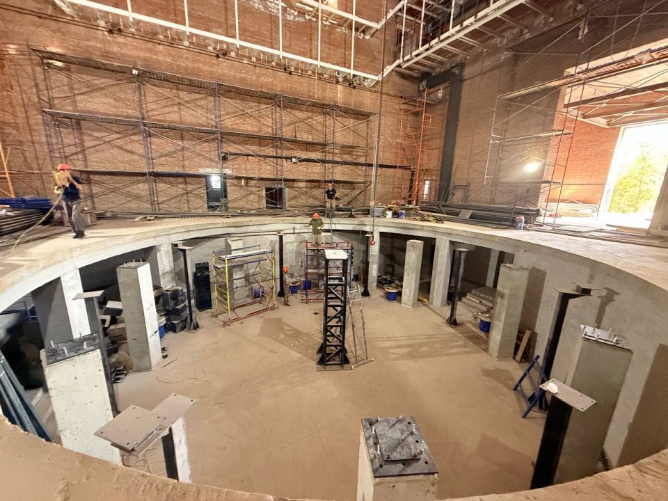 Работы выполнены на 80%: мариупольский драмтеатр полностью восстановят до конца года Работы выполнены на 80%: мариупольский драмтеатр полностью восстановят до конца года