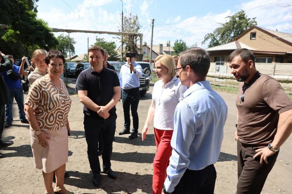 Ольга Любимова: Рабочий визит в Донецкую Народную Республику Ольга Любимова: Рабочий визит в Донецкую Народную Республику