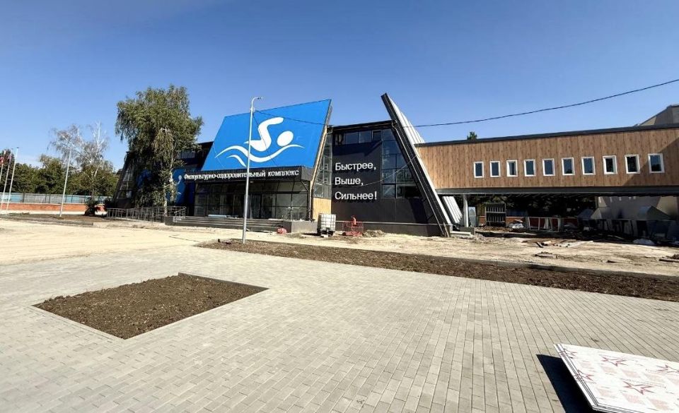 Близятся к завершению восстановительные работы в физкультурно-оздоровительном комплексе, расположенном в Ильичевском районе Мариуполя