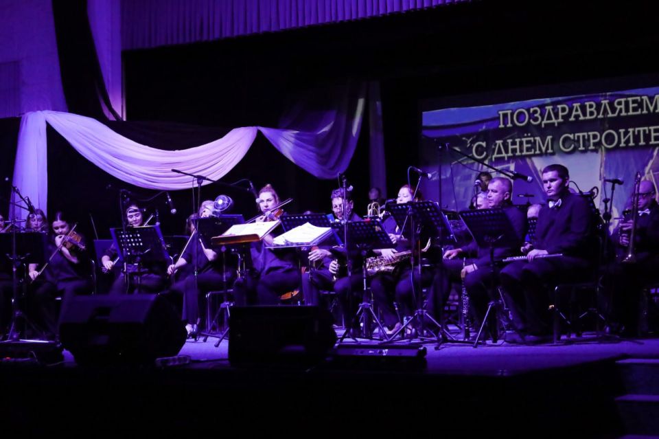 Праздничный концерт ко Дню строителя в Мариуполе! Праздничный концерт ко Дню строителя в Мариуполе!