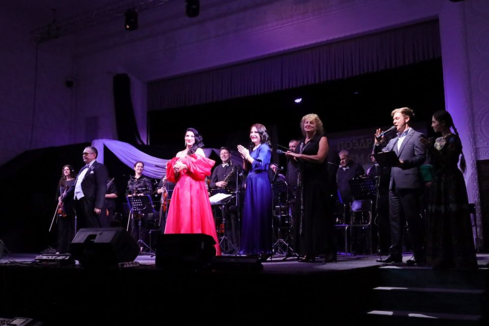 Праздничный концерт ко Дню строителя в Мариуполе! Праздничный концерт ко Дню строителя в Мариуполе!