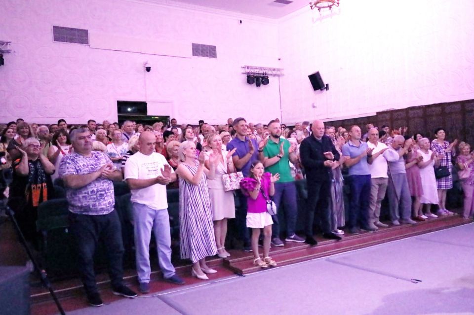 Праздничный концерт ко Дню строителя в Мариуполе! Праздничный концерт ко Дню строителя в Мариуполе!