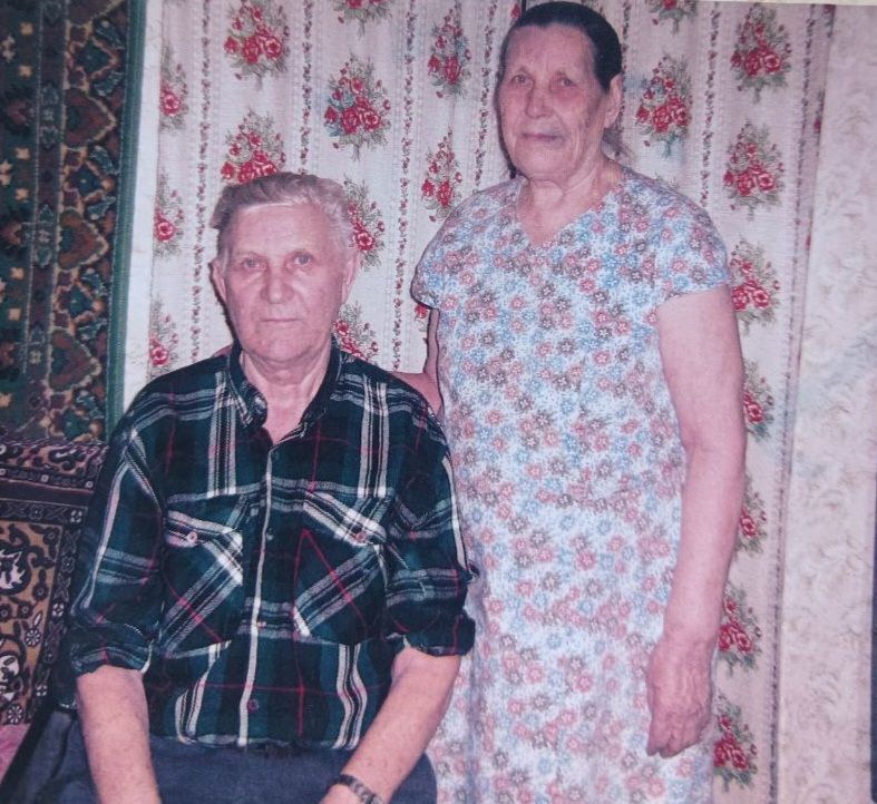 Сто лет – одна жизнь. В современном суетном мире, где события стремительно сменяют друг друга, есть судьбы, похожие на зарисовки из какой-то прошлой эпохи – полные глубокого смысла и жизни в самом разном ее проявлении Сто лет – одна жизнь. В современном суетном мире, где события стремительно сменяют друг друга, есть судьбы, похожие на зарисовки из какой-то прошлой эпохи – полные глубокого смысла и жизни в самом разном ее проявлении