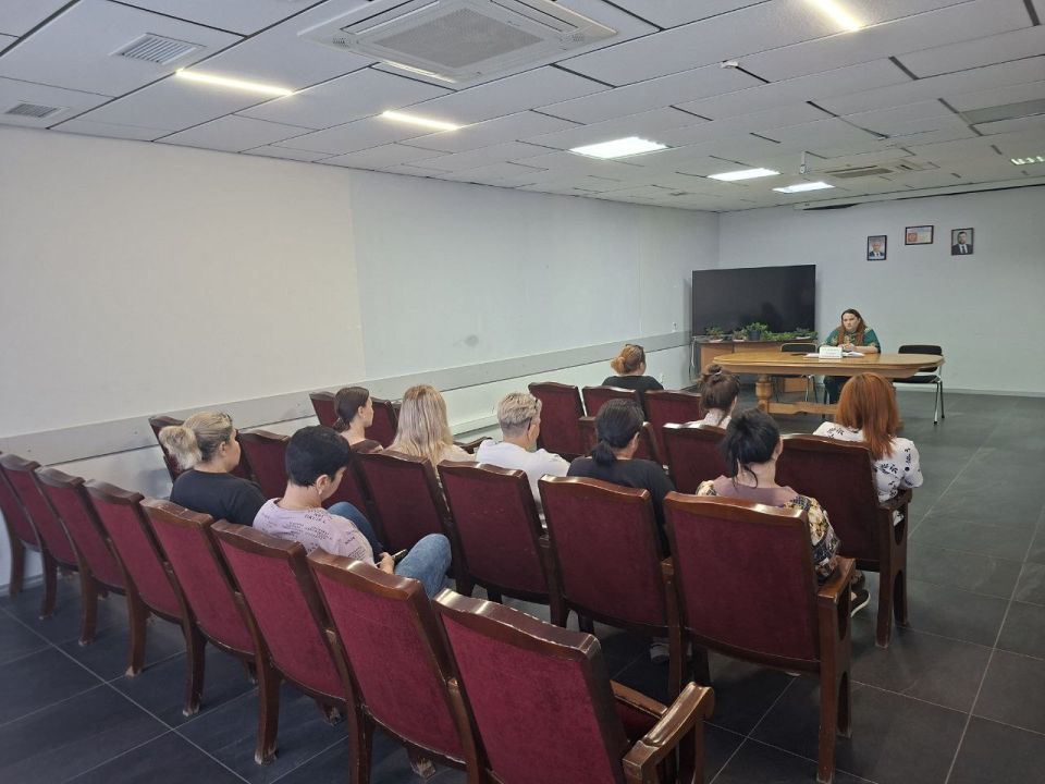 Сегодня в Управе Ильичевского внутригородского района города Мариуполь состоялась встреча первого заместителя руководителя Управы Соломиной Татьяны Александровны с жителями