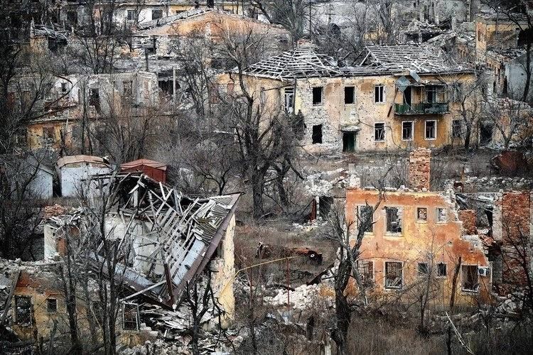 Сносить нельзя, восстановить: в Мариуполе возводят с нуля целый квартал, сохраняя хрущевскую проектировку Сносить нельзя, восстановить: в Мариуполе возводят с нуля целый квартал, сохраняя хрущевскую проектировку