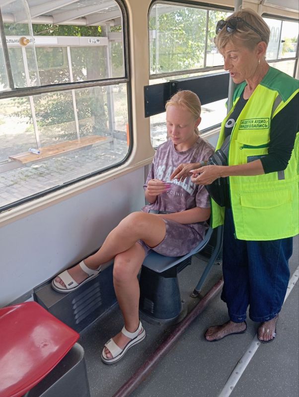 :            ѻ  723   