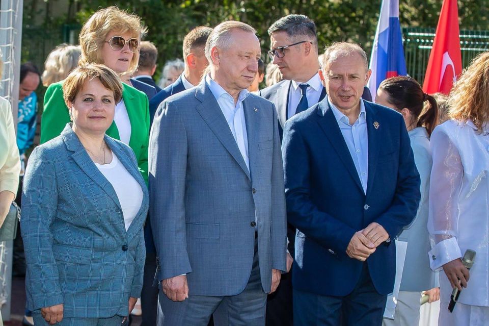 Мариупольские школьники приехали в Петербург на пятую смену в лагерь «Дружных»