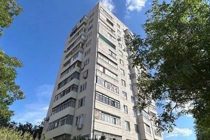 На улице Казанцева в Мариуполе восстановили панельный дом