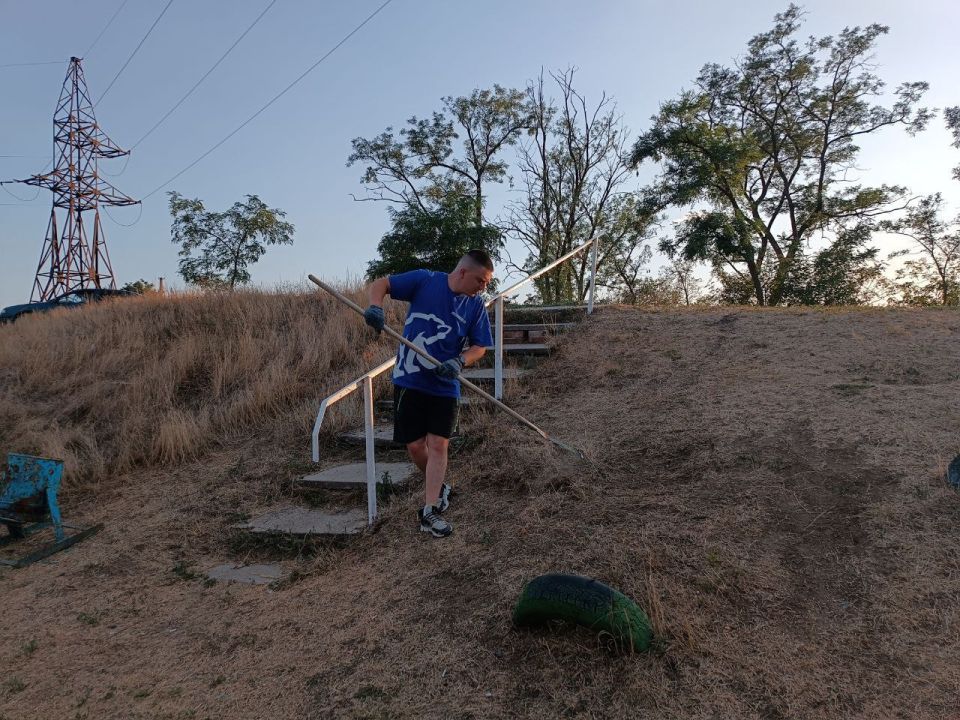 В рамках партийного проекта «Чистая страна» в первичном отделении №695 Всероссийской политической партии «Единая Россия» состоялся очередной субботник