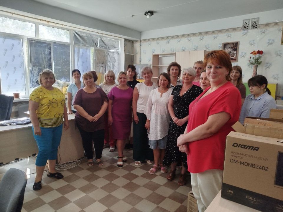 Встреча с трудовым коллективом Республиканского центра по предоставлению мер социальной поддержки в Мариуполе Встреча с трудовым коллективом Республиканского центра по предоставлению мер социальной поддержки в Мариуполе
