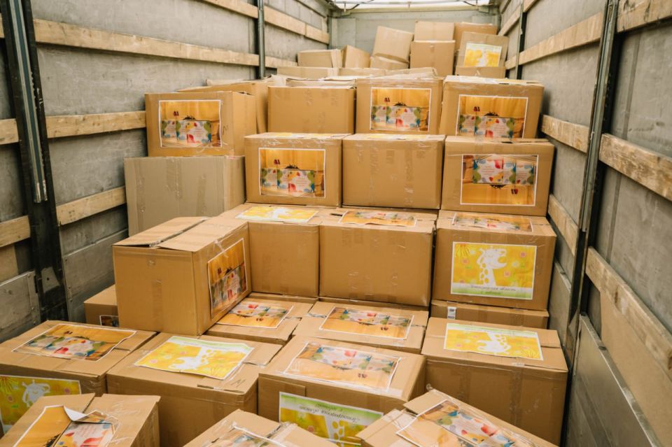 Антон Кольцов: Доставили в акушерское отделение городской больницы №2 подарочные наборы для рожениц Антон Кольцов: Доставили в акушерское отделение городской больницы №2 подарочные наборы для рожениц