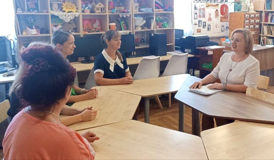 В соответствии с поручением Главы Донецкой Народной Республики Дениса Пушилина 19-20 августа сотрудники Министерства культуры ДНР и руководители подведомственных учреждений провели встречи с трудовыми коллективами работников... В соответствии с поручением Главы Донецкой Народной Республики Дениса Пушилина 19-20 августа сотрудники Министерства культуры ДНР и руководители подведомственных учреждений провели встречи с трудовыми коллективами работников...