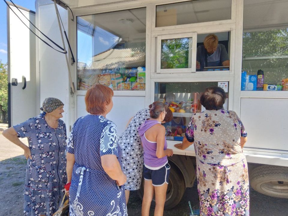 С 16 по 19 августа 2025 года осуществлена выездная торговля с использованием автомагазинов в населенных пунктах городских округов Докучаевск, Горловка, Мариуполь, на территории г С 16 по 19 августа 2025 года осуществлена выездная торговля с использованием автомагазинов в населенных пунктах городских округов Докучаевск, Горловка, Мариуполь, на территории г