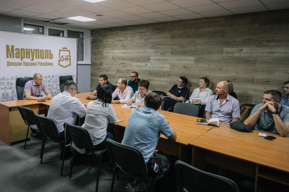 Антон Кольцов: С лидерами общественного мнения обсудили текущие вопросы жизнеобеспечения округа