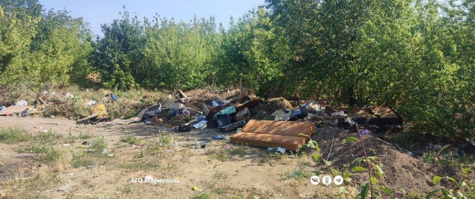 Коммунальщики освободили от мусора открытые территории в двух районах Мариуполя