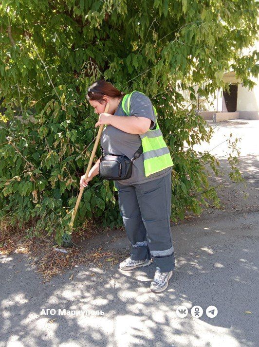 «Мариупольжилкомплекс» продолжает благоустройство внутридворовых территорий