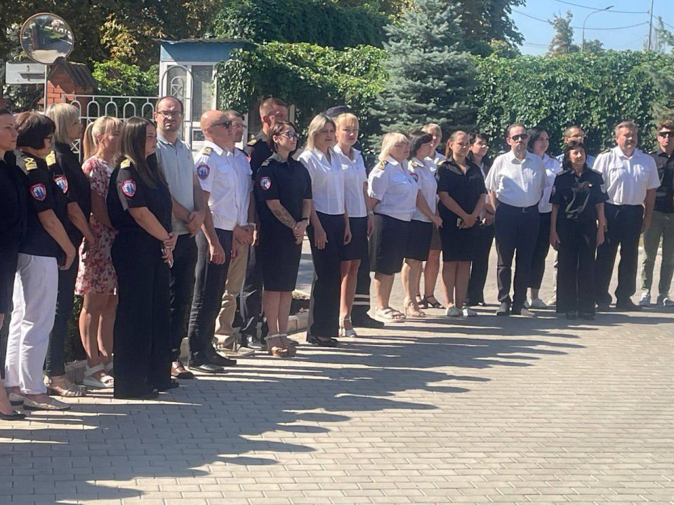 В Мариупольском морском порту торжественно отметили День государственного флага России