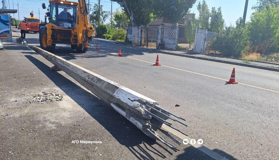 Мариупольские энергетики обследовали свыше трех километров сетей наружного освещения Мариупольские энергетики обследовали свыше трех километров сетей наружного освещения