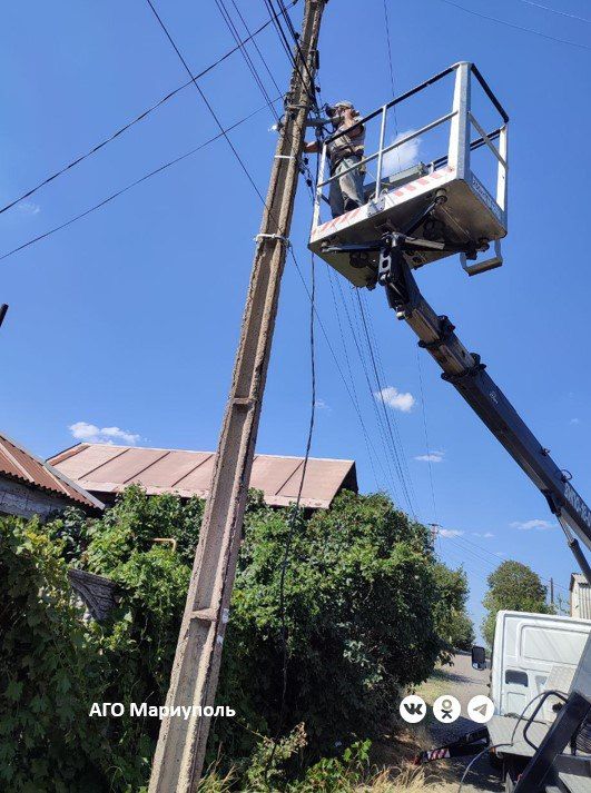 Мариупольские энергетики обследовали свыше трех километров сетей наружного освещения Мариупольские энергетики обследовали свыше трех километров сетей наружного освещения